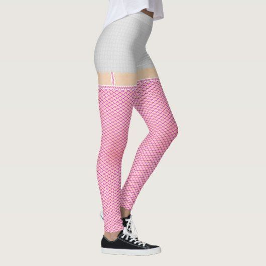 Weißer Denim-Shirt mit warmrosa Fischern Leggings (Rechts)