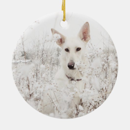 Weißer Deutscher Hirte im Schnee Keramik Ornament (Hinten)