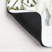 Weißer Deutscher Hirte im Winterschneemuskeln Mousepad (Ecke)