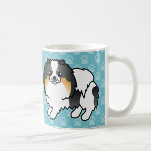 Weißer Dreifarbenmantel Pomeranian Hunde auf Blau Kaffeetasse