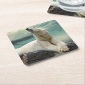 Weißer Eisbär-Jäger auf Felsen Rechteckiger Pappuntersetzer (angewinkelt)