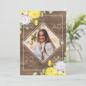 Weißer Gelbrosen Floral Boho Rustikaler Abschluss Ankündigung (Stehend Vorderseite)