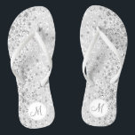 Weißer Glitzer und Diamond Badesandalen<br><div class="desc">Schön und sehr elegant aussehend Drehte Flop Shoes mit Imitaten weiße Diamanten auf einem Imitat weißen Glitzer Hintergrund bereit für Sie mit Ihrem ersten personalisieren. ⭐ Dieses Produkt ist zu 100% benutzerdefinierbar. *****Klicken Sie auf die SCHALTFLÄCHE ANKLICKEN, um hinzuzufügen, zu löschen, zu verschieben, zu verändern, umzudrehen, zu drehen, etc... alle...</div>