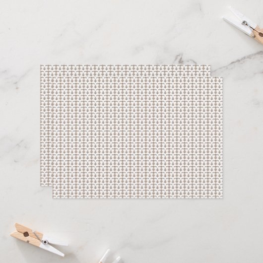 weißer Hintergrund mit braunem Muster Einladung (Vorderseite/Rückseite Beispiel)