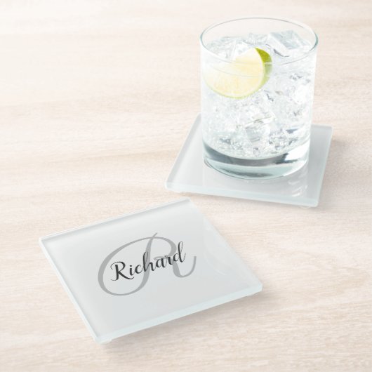 Weißer Hintergrund mit Monogramm Glasuntersetzer (Schrägansicht)