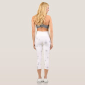 weißer Hintergrund mit vielen kleinen Punkten Capri Leggings (Rückseite)