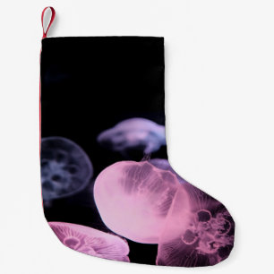 WEISSER JELLYFISH IN WASSER MIT SCHWARZEM HINTERGR KLEINER WEIHNACHTSSTRUMPF