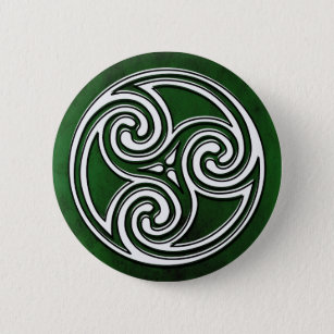 Weißer keltischer irischer Knoten Triskelion Button