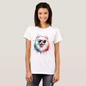 Weißer kleiner Spitz Hund mit Sonnenbrille T-Shirt (Vorne ganz)