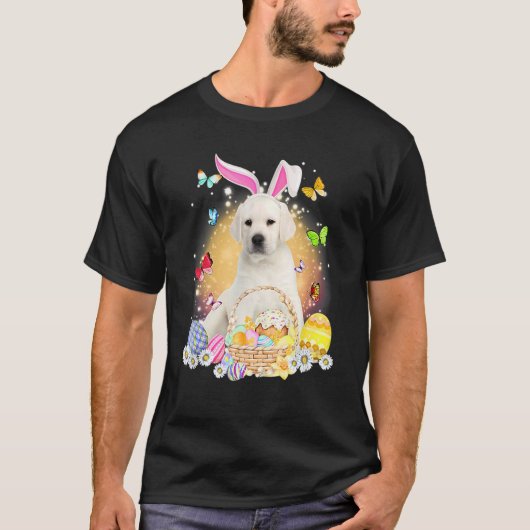 Weißer Labrador Hund mit Ostereier-Körbchen T-Shirt (Vorderseite)
