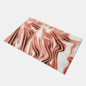 Weißer Lachs bis roter, langwelliger Spuren auf we Fußmatte (Schrägansicht)