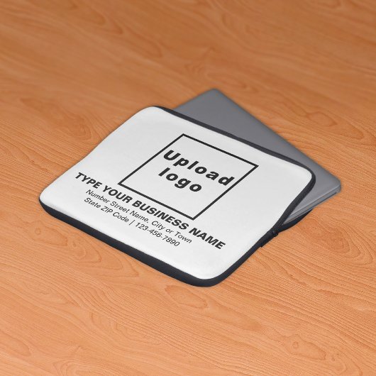 Weißer Laptop-Sieb mit Markenbezeichnung Laptopschutzhülle