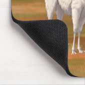 Weißer Llama im Herbst Mousepad (Ecke)