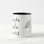 Weißer Mann zerreißt Tasse (Zentrum)