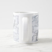 Weißer Marmor Carrara Calacatta Textur Jumbo-Tasse (Rückseite)