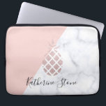 Weißer Marmor des eleganten RosengoldGlitters Laptopschutzhülle<br><div class="desc">Der stilvolle Entwurf,  der Imitat-RosengoldGlitterananas kennzeichnen,  der weiße Marmor und erröten rosa Hintergrund.</div>