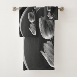 Weißer Marmor mit grauen, unterbelichteten Tulpen Badhandtuch Set