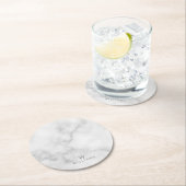 Weißer Marmor mit Personalisiertem Monogramm und N Runder Pappuntersetzer (Vor Ort)