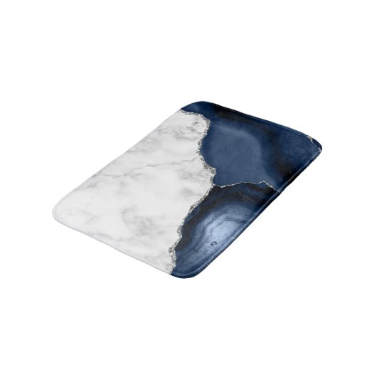 Weißer Marmor Navy Blue Agate Silver Glitzer Klein Badematte (Schrägansicht)