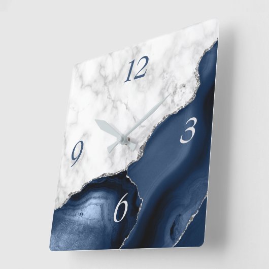 Weißer Marmor Navy Blue Agate Silver Glitzer Quadratische Wanduhr (Winkel)