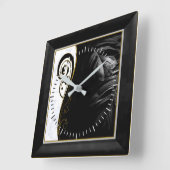 Weißer Marmor, schwarz, goldfarbener Fliesenboden  Quadratische Wanduhr (Winkel)