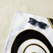 Weißer Marmor, schwarz, goldfarbener Fliesenboden Strandtuch (Beispiel)