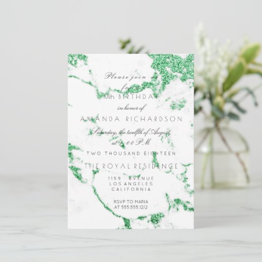 Weißer Marmor Smaragdgras Grüner Glitzer Geburtsta Einladung (Stehend Vorderseite)