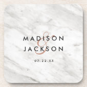 Weißer Marmor und Rose Gold Moderne Hochzeitsmonog Getränkeuntersetzer (Vorderseite)