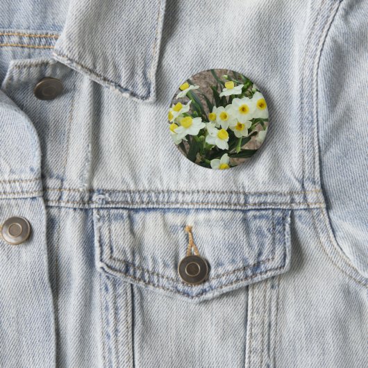 Weißer Narzissen-Blumen-Knopf Button (Beispiel)