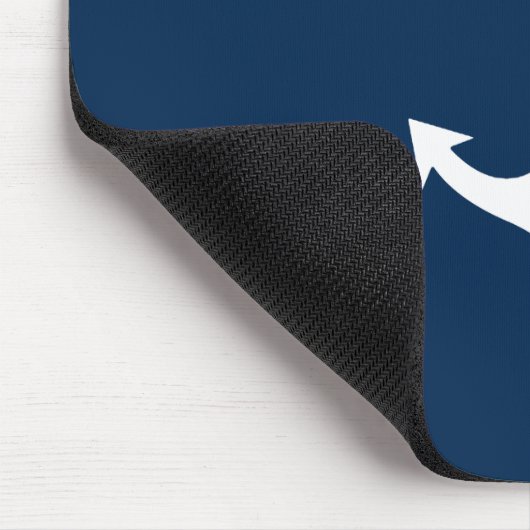Weißer nautischer Anker auf marineblau Mousepad (Ecke)