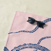 Weißer Oktopus auf blauem Hintergrund Strandtuch (Beispiel)