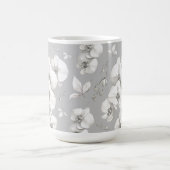 Weißer Orchid auf Grau | Kaffeetasse (Mittel)
