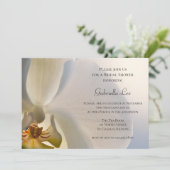 Weißer Orchid Elegante Brautparty Einladung (Stehend Vorderseite)