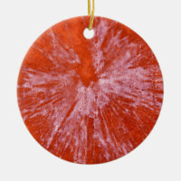 Weißer Paintball in Rot