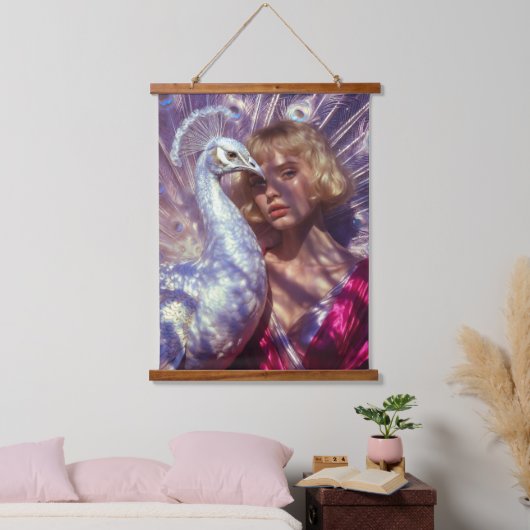 Weißer Pfau und Schönheit in rosa Eleganz Wandteppich Mit Holzrahmen (Schlafzimmer)