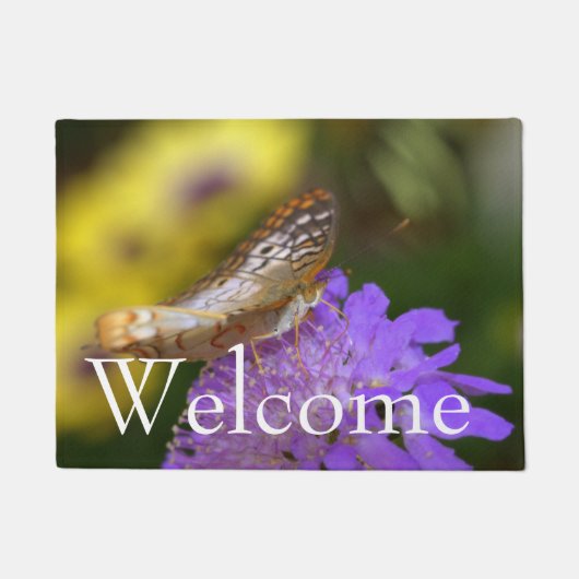 Weißer Pfauenschmetterling auf lila Blüte Fußmatte (Vorderseite)