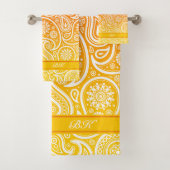 Weißer Pisley mit gelber bis roter Farbe Badhandtuch Set (Insitu)