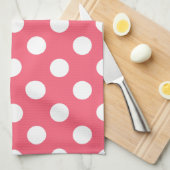 Weißer Polka Punkte auf Korallen Handtuch (Viertel Falte)