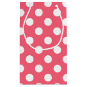 Weißer Polka Punkte auf Korallen Kleine Geschenktüte (Rückseite)