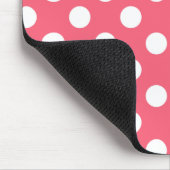 Weißer Polka Punkte auf Korallen Mousepad (Ecke)
