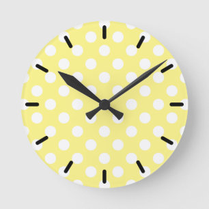 Weißer Polka Punkte auf Zitronengelb Runde Wanduhr