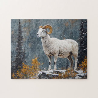 Weißer Ram Stehend auf dem Snowy Mountain Puzzle
