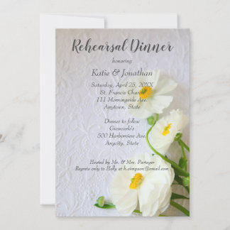 Weißer Ranunculus auf strukturiertem Papier Einladung