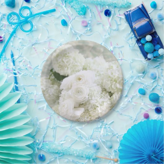 Weißer Rranunculus und Hydrangeas Pappteller (Party)