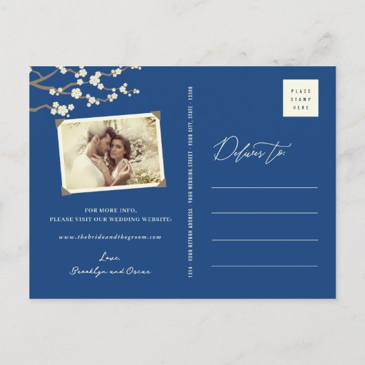 Weißer Sakura Kirschblüten Asiatisch Save the Date Ankündigungspostkarte (Rückseite)