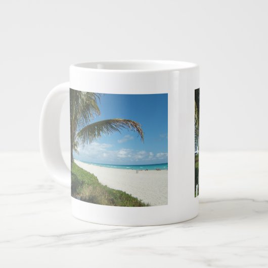 Weißer Sand-Strand w/Palm Jumbo-Tasse (Vorderseite Links)