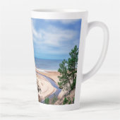 Weißer Sandstrand an der Ostsee in Lettland Milchtasse (Rechts)