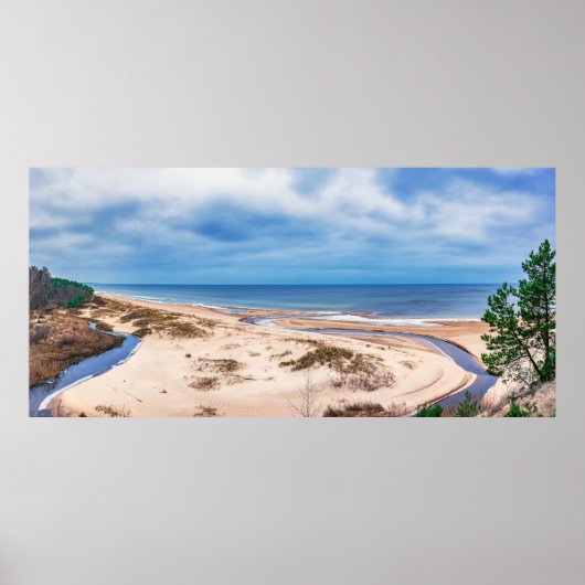 Weißer Sandstrand an der Ostsee in Lettland Poster (Vorne)