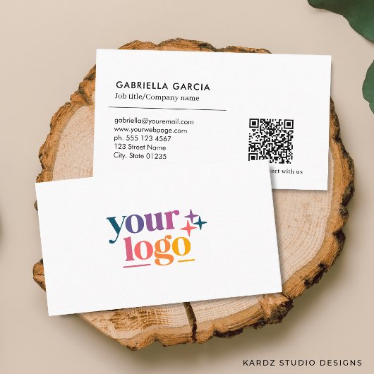 Weißer scannbarer QR-Code-Logo-Minimal-Geschäfts K Visitenkarte