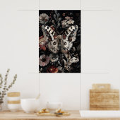 Weißer Schmetterling im dunklen Blumengarten, mela Poster (Küche)